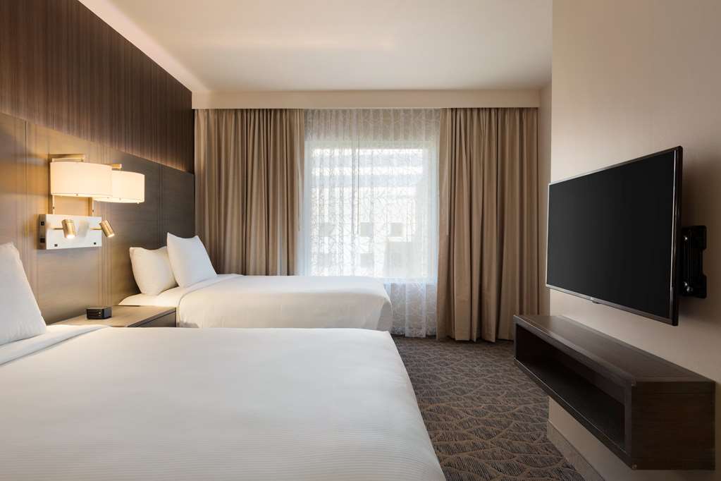 Embassy Suites by Hilton The Woodlands at Hughes Landing — photo 3