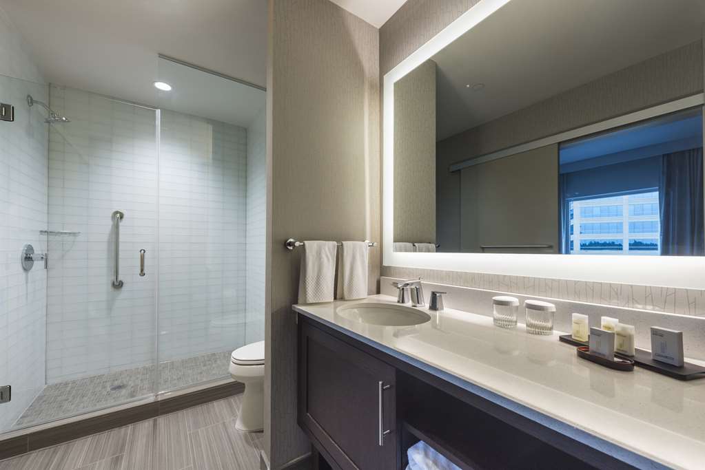 Embassy Suites by Hilton The Woodlands at Hughes Landing — photo 5