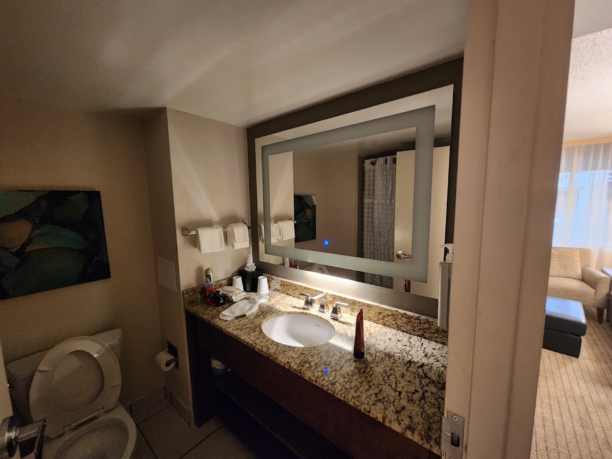 Embassy Suites by Hilton Cincinnati RiverCenter — photo 5