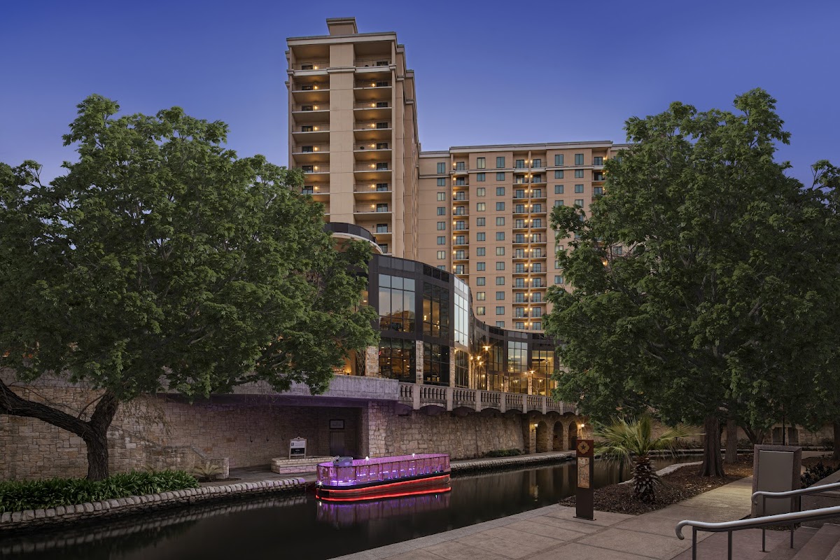 Embassy Suites by Hilton San Antonio Riverwalk Downtown — photo 1