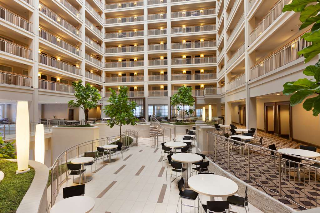 Embassy Suites by Hilton Chicago Downtown River North — photo 1