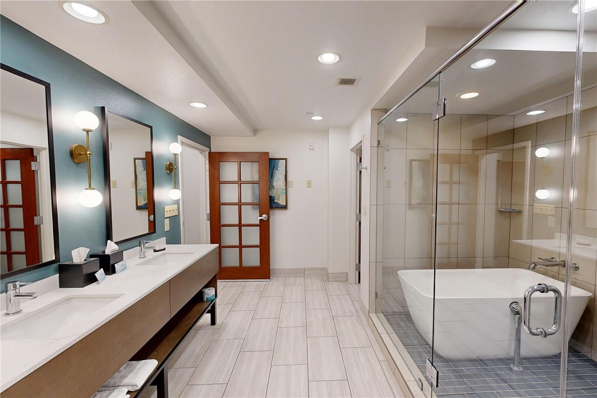 Embassy Suites by Hilton San Marcos Hotel Conference Center — photo 5