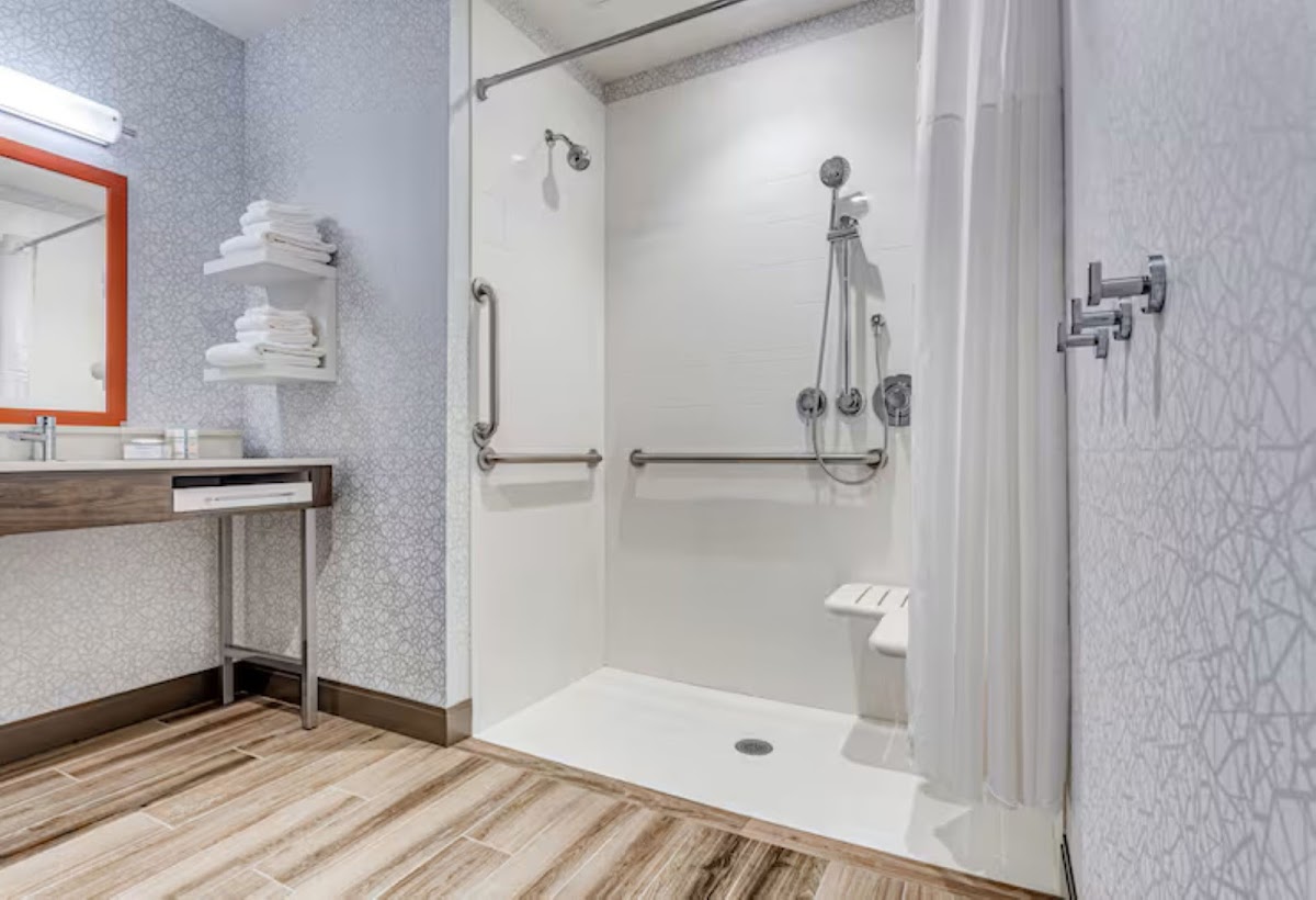 Hampton Inn & Suites Kittery-Portsmouth — photo 5