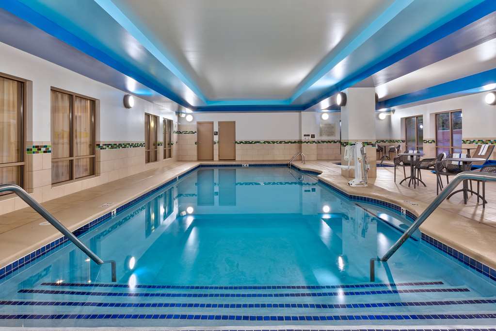 Hampton Inn and Suites Flint/Grand Blanc — photo 4