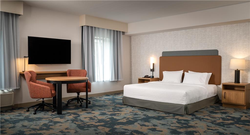 Hampton Inn & Suites La Crosse Downtown — photo 3