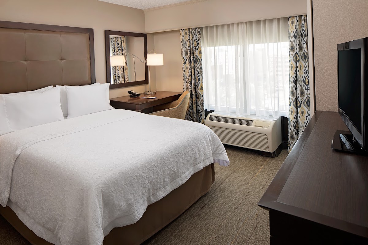 Hampton Inn Louisville Downtown — photo 3