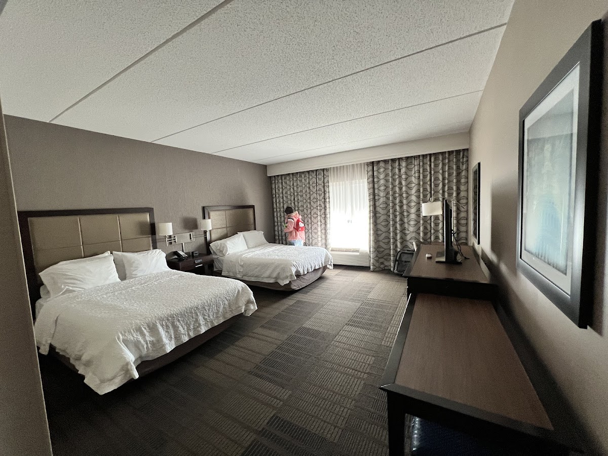 Hampton Inn & Suites Falls Church — photo 3