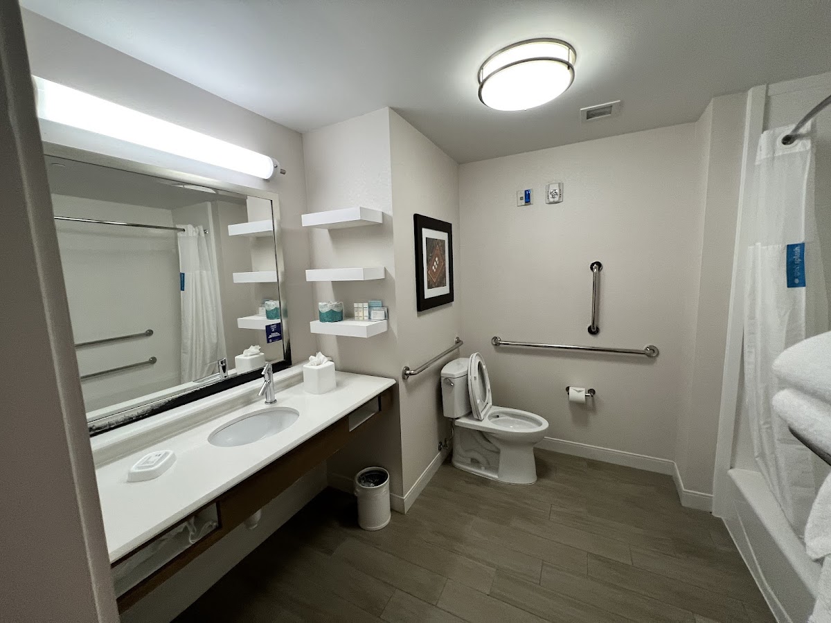 Hampton Inn & Suites Falls Church — photo 5