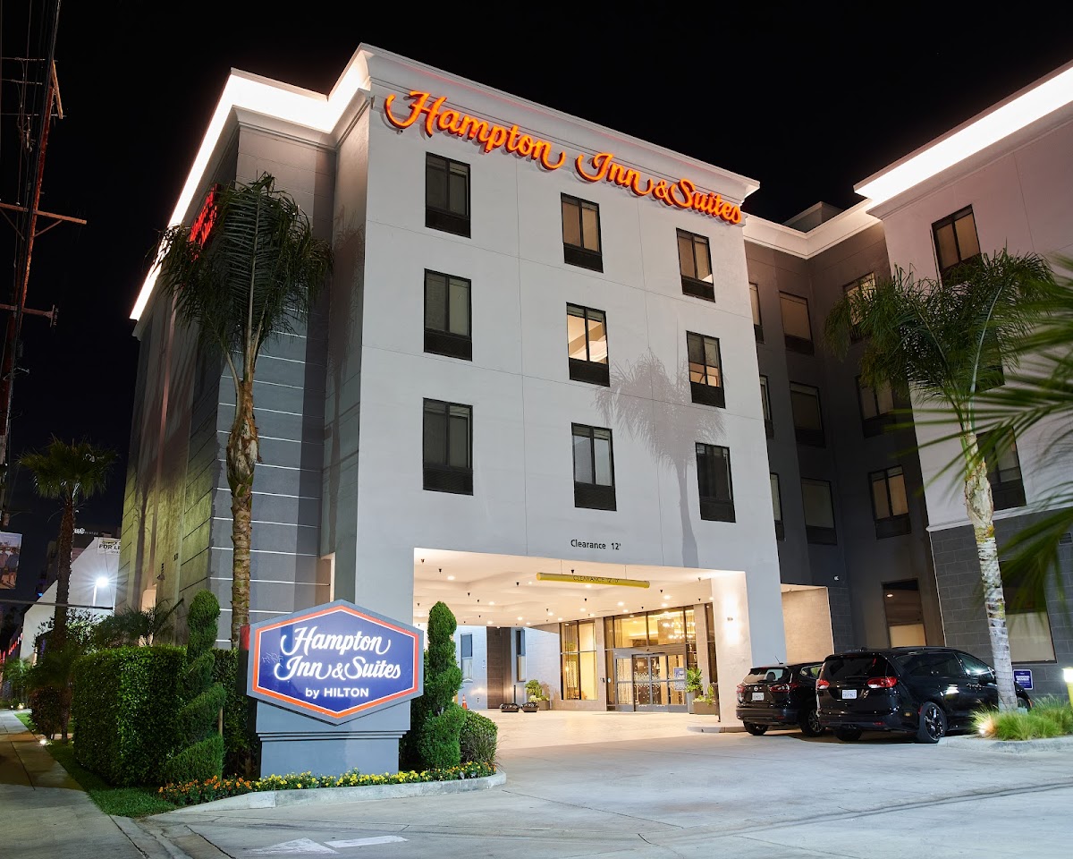 Hampton Inn & Suites Los Angeles/Sherman Oaks — photo 5