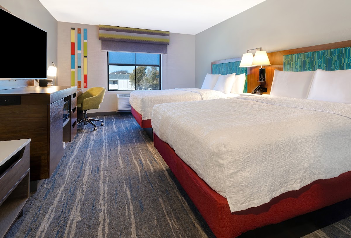 Hampton Inn & Suites Marina — photo 3