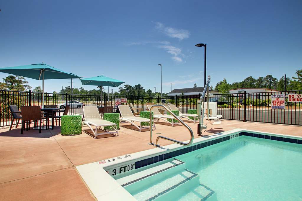 Hampton Inn & Suites Southport — photo 4