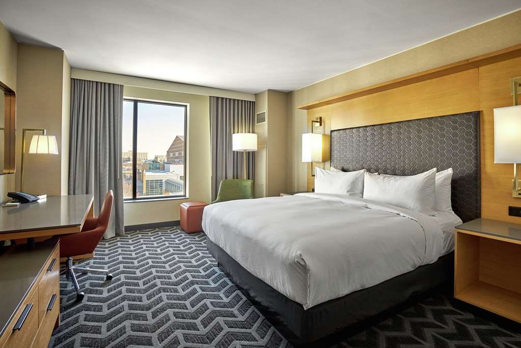 Hilton Des Moines Downtown — photo 3