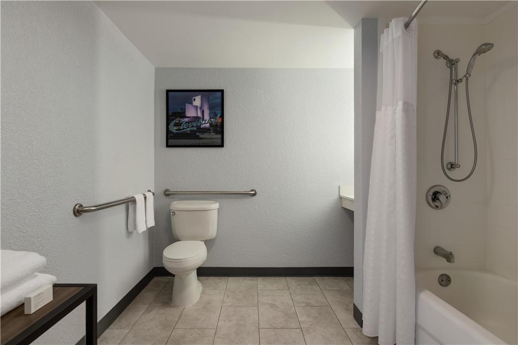 Hilton Garden Inn Cleveland Airport — photo 5