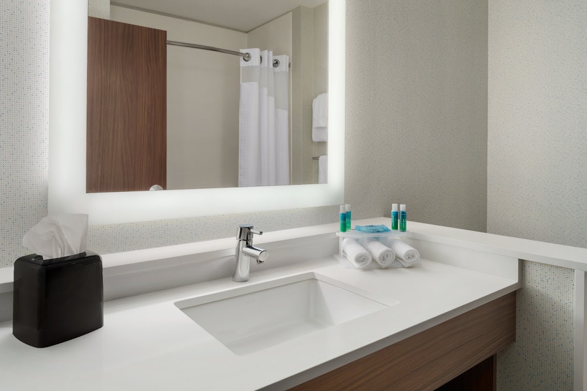 Holiday Inn Express & Suites Duluth North - Miller Hill by IHG — photo 5