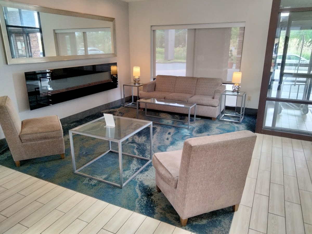 La Quinta Inn & Suites by Wyndham Philadelphia Airport — photo 4