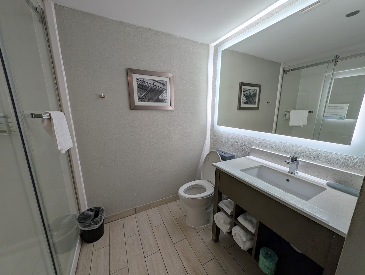 La Quinta Inn & Suites by Wyndham Philadelphia Airport — photo 5