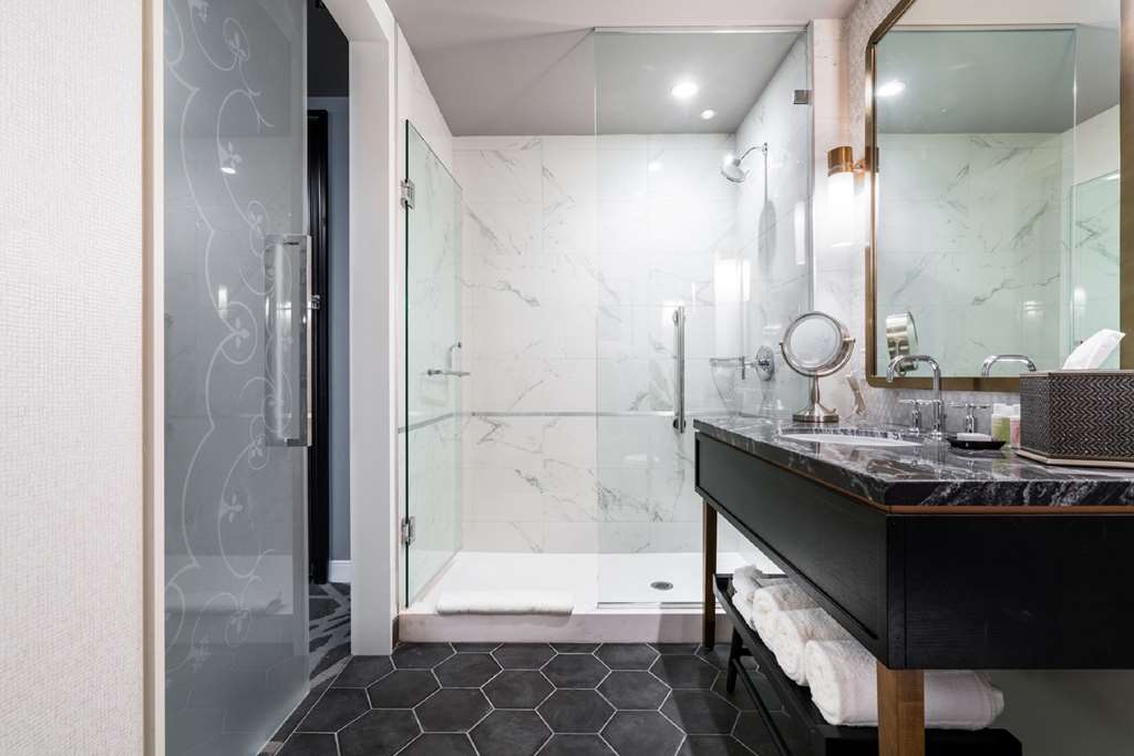 LondonHouse Chicago, Curio Collection by Hilton — photo 4