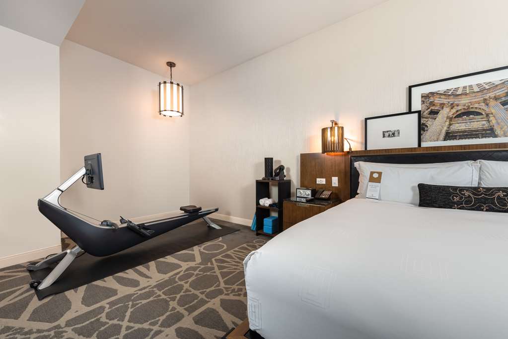 LondonHouse Chicago, Curio Collection by Hilton — photo 5