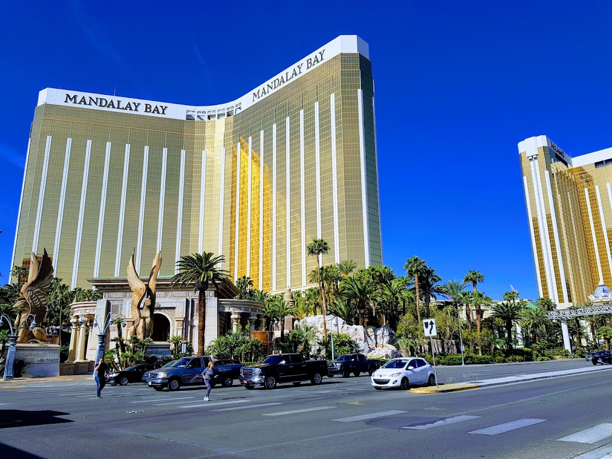 Mandalay Bay — photo 1