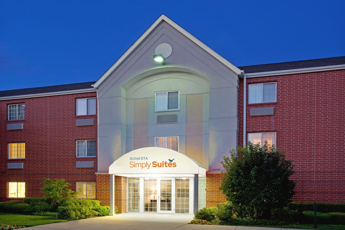 Sonesta Simply Suites Chicago Naperville Warrenville — photo 1