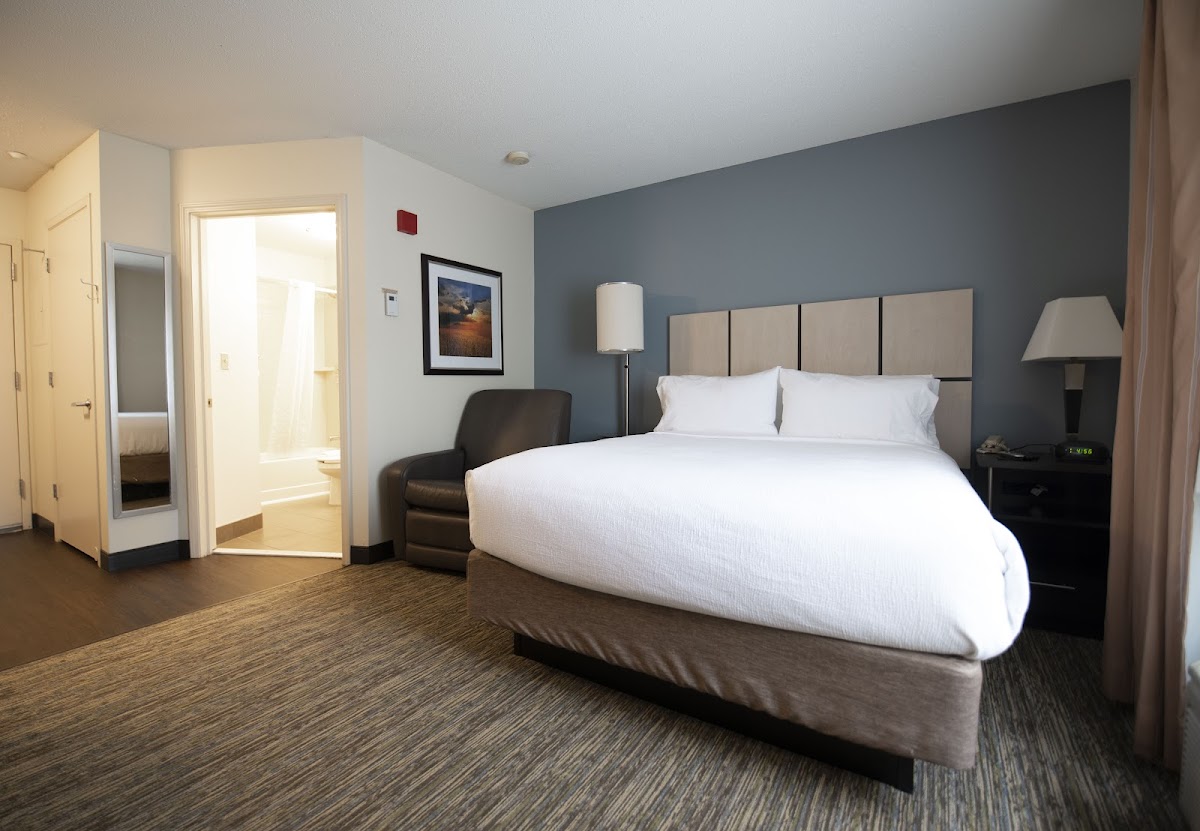 Sonesta Simply Suites Chicago Naperville Warrenville — photo 3