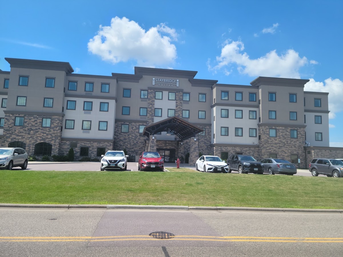Staybridge Suites Wisconsin Dells - Lake Delton, an IHG Hotel — photo 1
