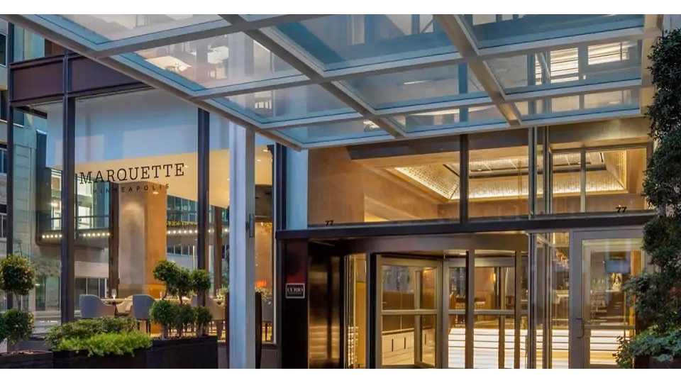 The Marquette Hotel, Curio Collection by Hilton — photo 1