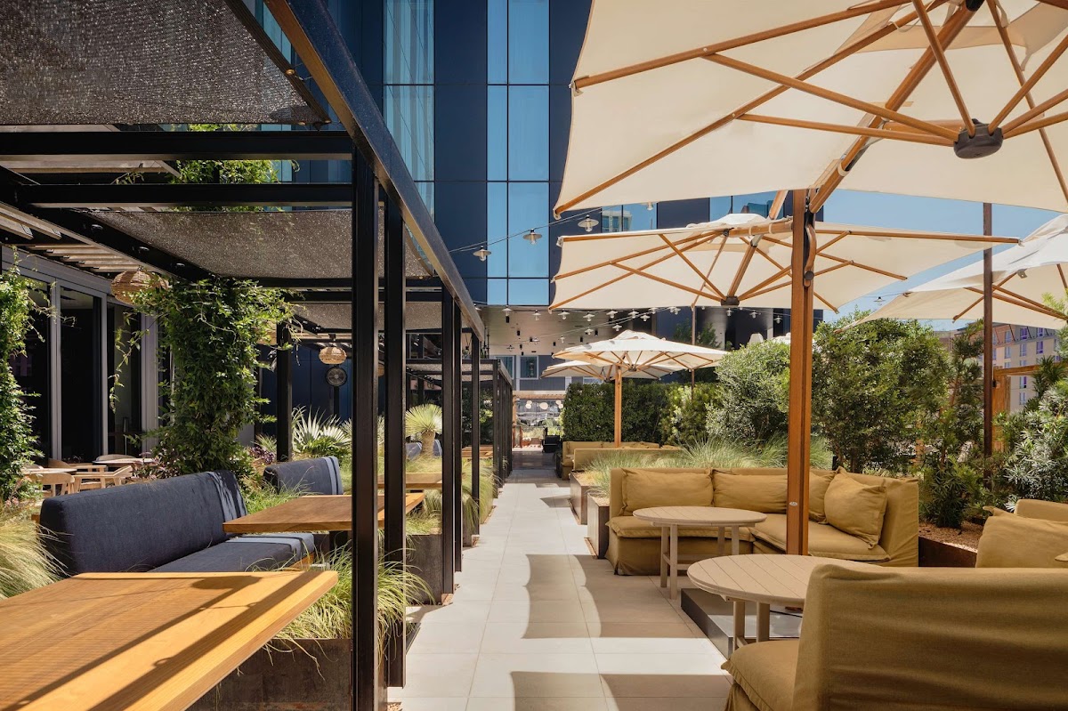 tommie Austin - JDV by Hyatt — photo 5