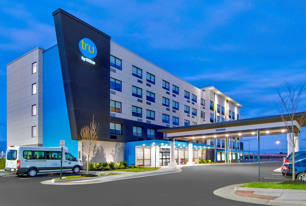 Tru by Hilton Ashburn One Loudoun — photo 1