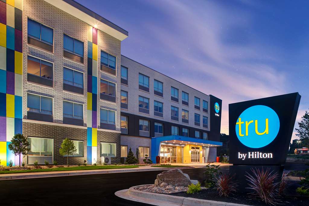 Tru by Hilton Lithia Springs — photo 1