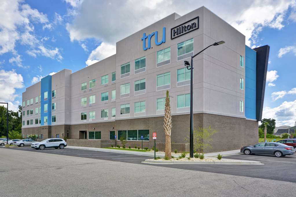 Tru by Hilton Sumter — photo 1