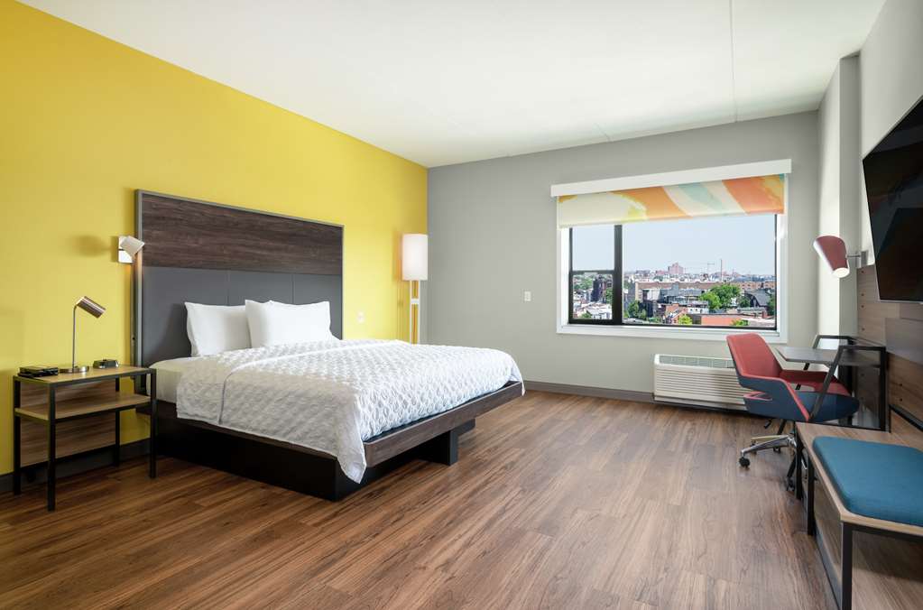 Tru by Hilton Baltimore Harbor East — photo 3