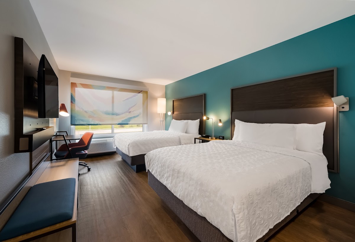Tru by Hilton Novi Detroit — photo 3