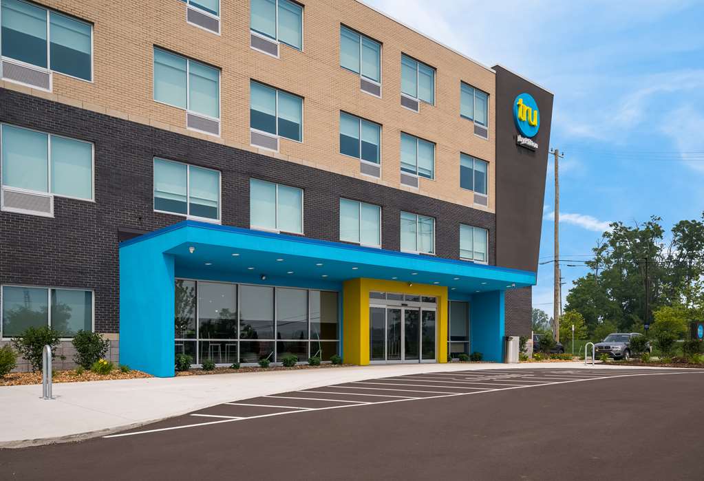 Tru by Hilton Novi Detroit — photo 5