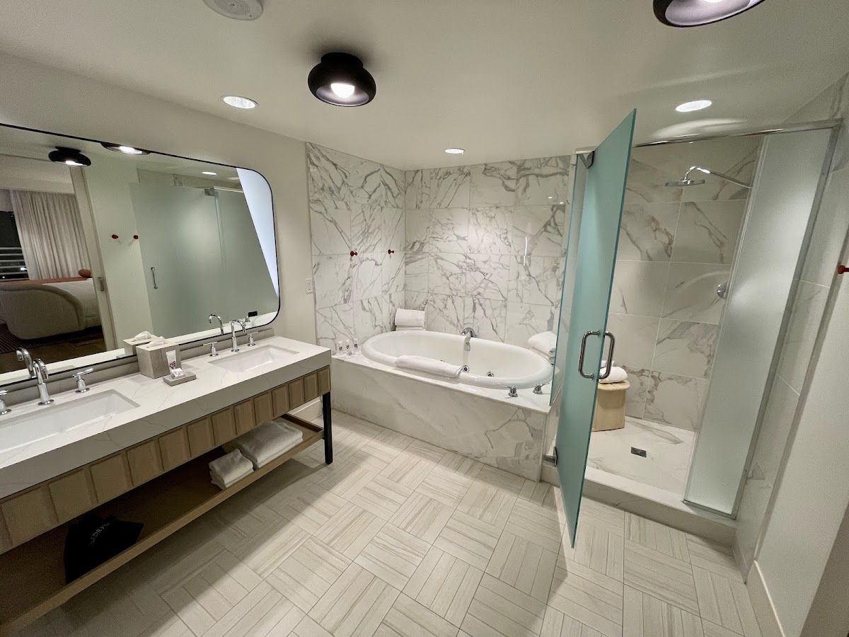 Virgin Hotels Las Vegas, Curio Collection by Hilton — photo 5