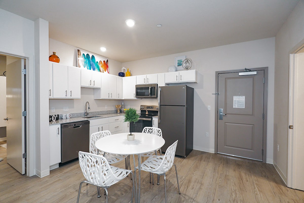 WaterWalk Extended Stay Kansas City - Overland Pk — photo 5